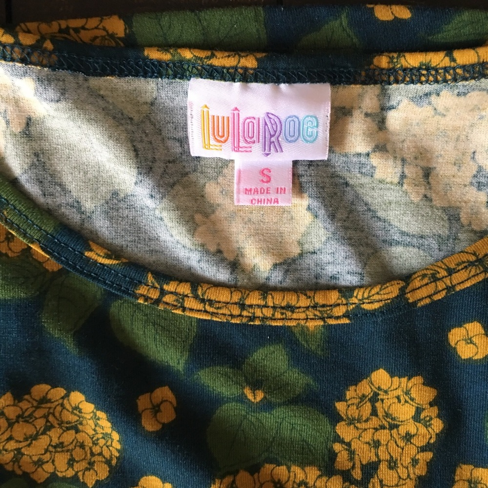 NWOT LuLaRoe Irma Style Floral High Low Top